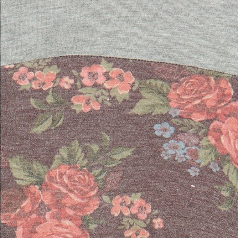 ❤️LAST 1! Vintage Burgundy Floral Contrast Top! - Picture 8 of 8